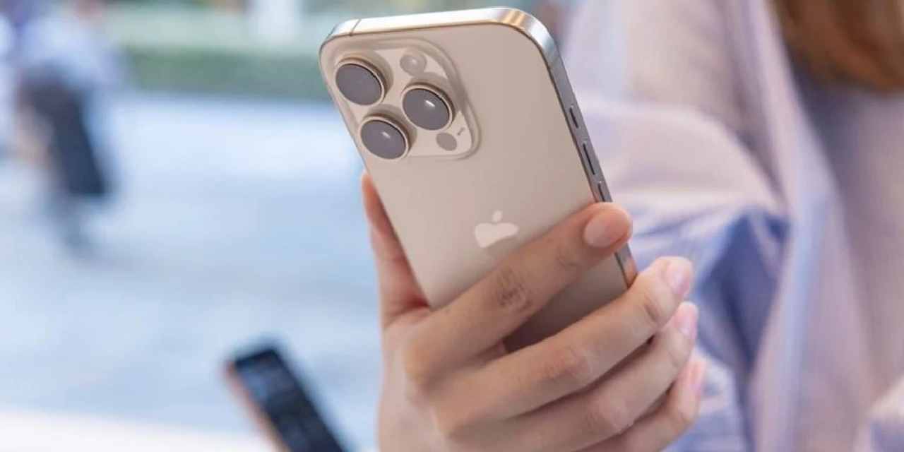 iphone-fiyatlarina-zam-geldi-iste-yeni-fiyat-listesi-CmIbRde5.jpg