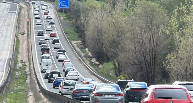 İstanbul’a çıkan yollar tıkandı! Bayram göçü başladı