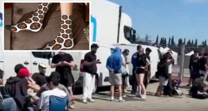 İstanbul’da Kanye West çorapları için 2,5 kilometrelik kuyruğa girdiler