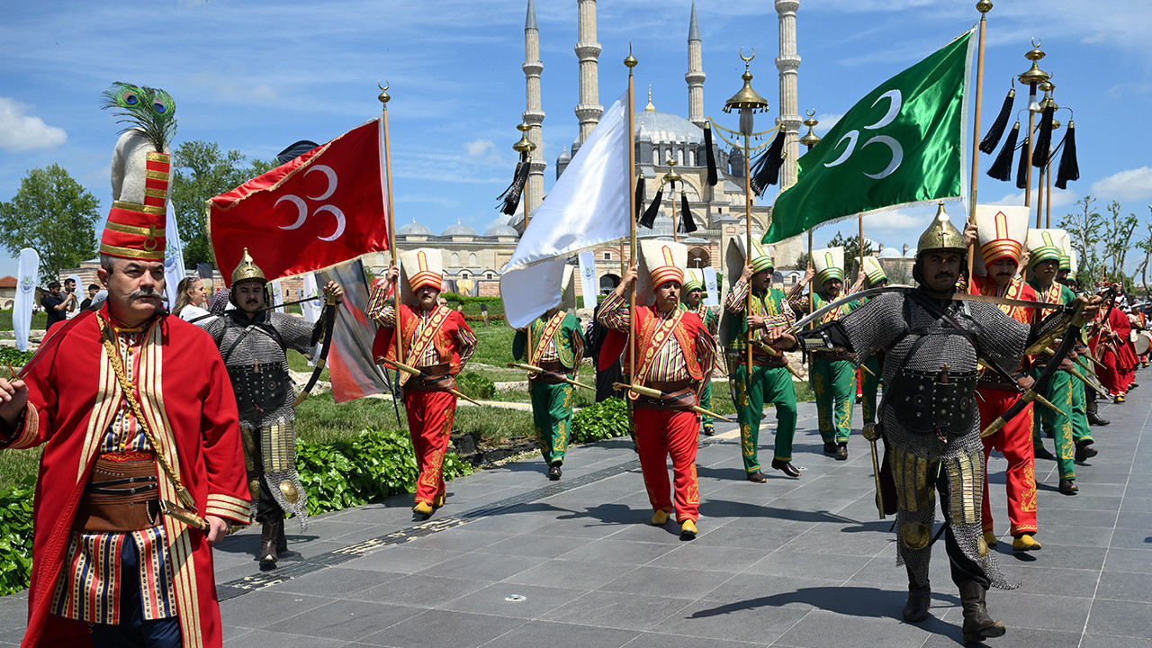 jandarmanin-mehteran-birligi-istanbulun-fethi-icin-edirnede-n1mFpjxk.jpg