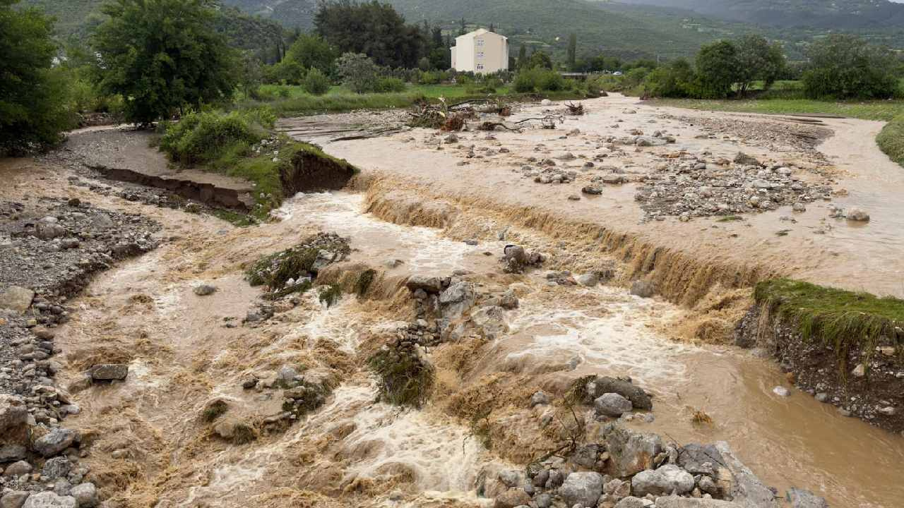 kahramanmaras-ve-kilisi-saganak-esir-aldi-2bSjNeb4.jpg