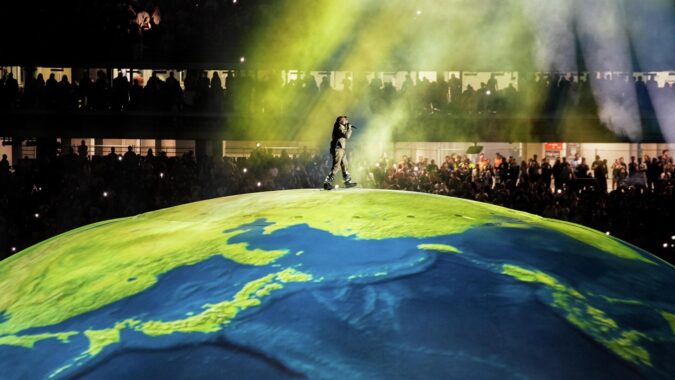 Kanye West İstanbul’da konser verdi: Yaklaşık 120 bin kişi izledi, ünlüler akın etti