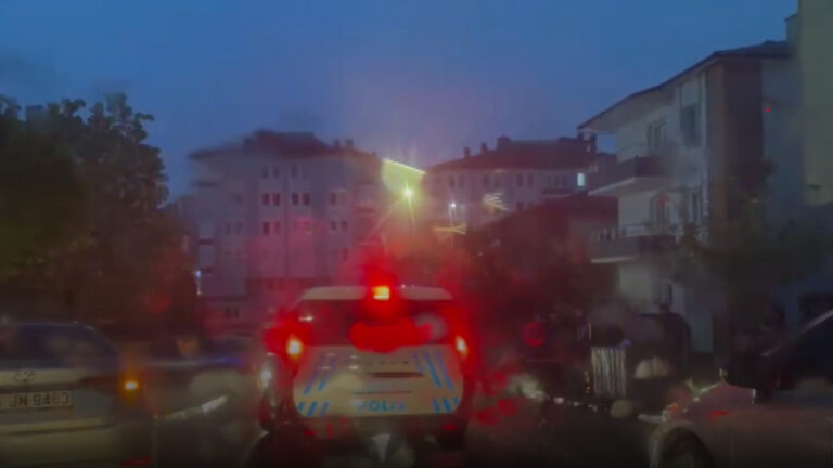 kelepceli-halde-polisin-elinden-firar-etti-corumda-hareketli-anlar-urWD3SB6.jpg