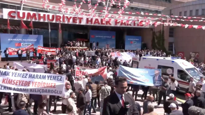 Kemal Kılıçdaroğlu, ilk kez CHP Genel Merkezi’nde konuşacak: Bayramlaşma için toplanma başladı
