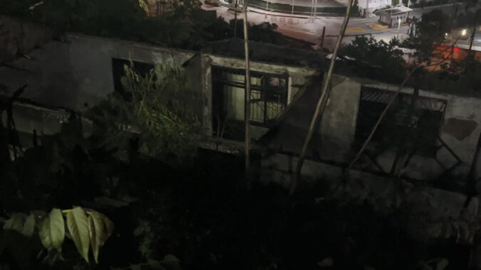 Kocaeli’de tek katlı ev yangında kullanılamaz hale geldi