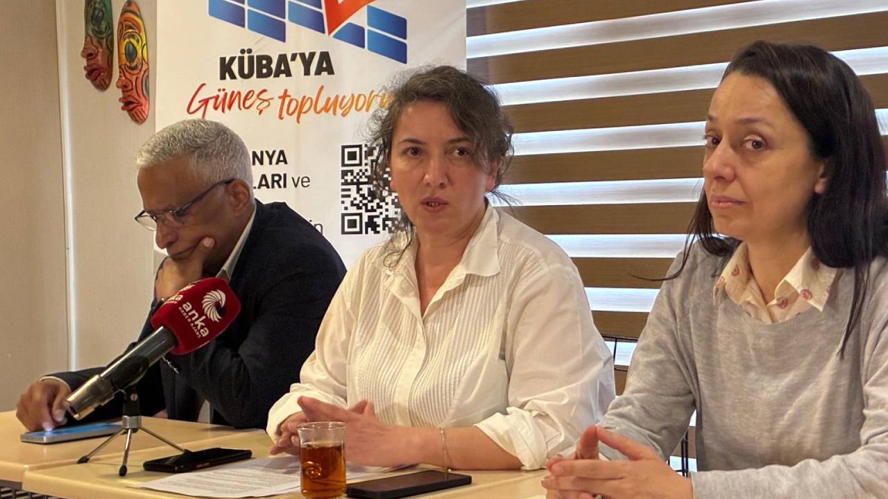 kuba-dostluk-dernegi-abd-ambargosuna-karsi-bagis-kampanyasi-duzenliyor-kubaya-gunes-goturuyoruz-sQjJIti7.jpg