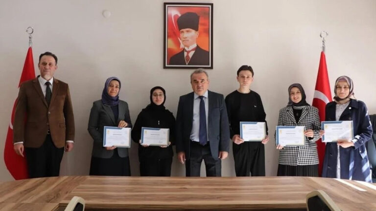 kuran-i-kerimi-guzel-okuma-ve-hafizlik-yarismalarinda-birinciler-belli-oldu-sgDACAHr.jpg