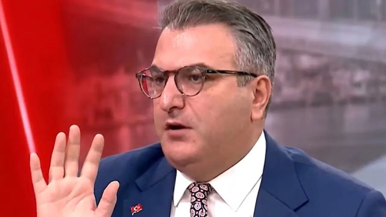 liberalim-diyen-cem-kucuk-istedigi-calisma-duzenini-anlatti-cag-degisti-sendika-mi-kaldi-daha-sbKq5eH7.jpg