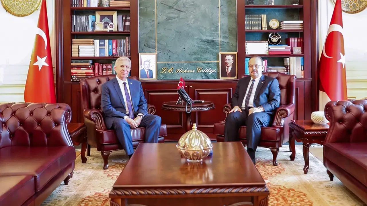 mansur-yavastan-ankara-valisi-canbolata-hayirli-olsun-ziyareti-CB4y2kzi.jpg
