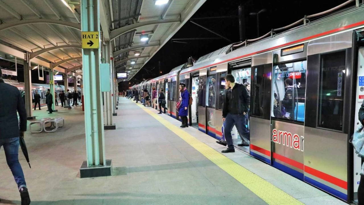 marmaray-seferlerine-uefa-avrupa-ligi-finali-duzenlemesi-s13tQnTs.jpg