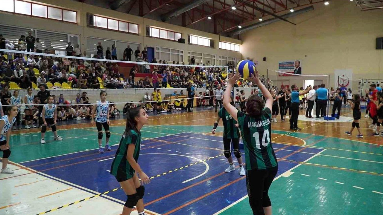 mini-voleybol-senligi-coskuyla-gerceklestirildi-N12YkupX.jpg