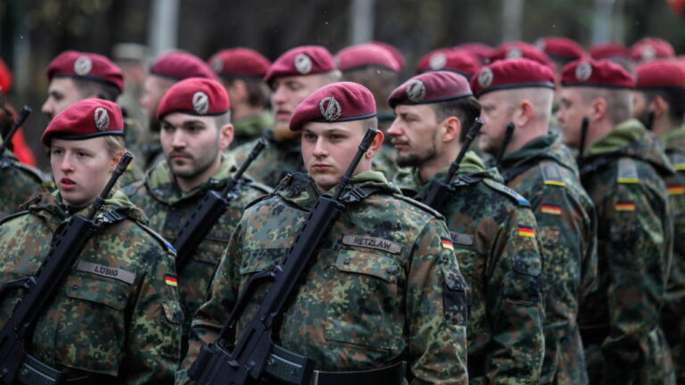 nato-ussu-yakininda-alman-askerlere-saldiri-T1Hr9JEP.jpg