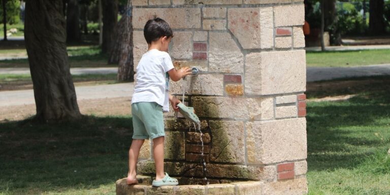o-il-sasirtmadi-parklar-doldu-termometreler-35-dereceyi-gosterdi-GACsajP7.jpg