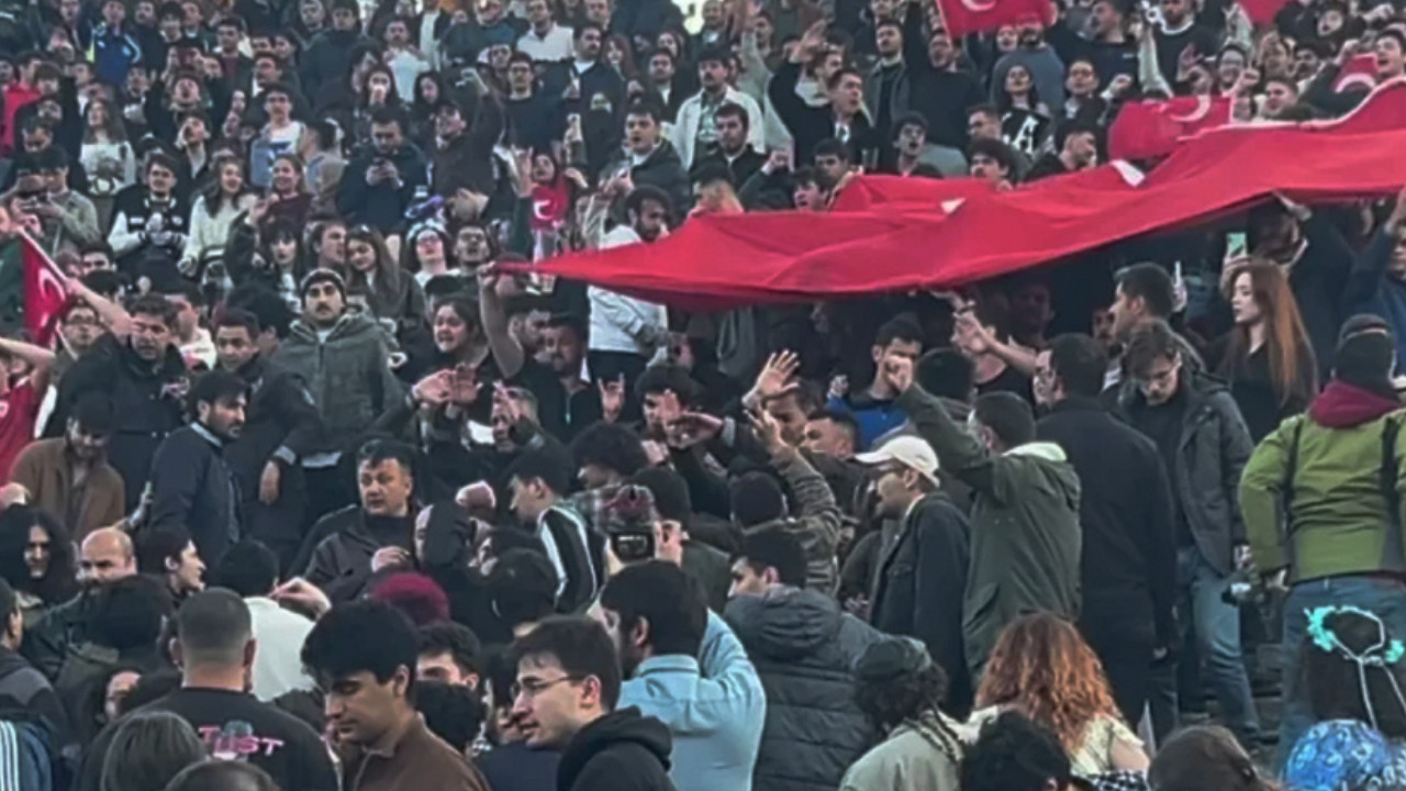 odtu-bahar-senliginde-turk-bayrakli-genclere-saldiri-iki-kisi-tutuklandi-hnRxqzIk.jpg