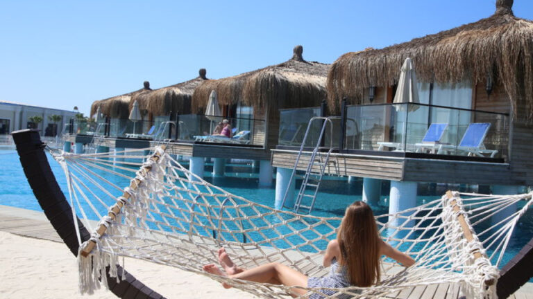 otel-doluluklarinda-toparlanma-7AOUHUV9.jpg