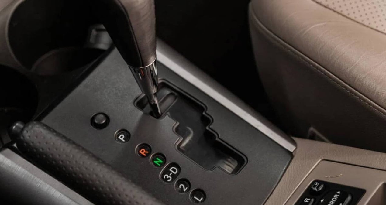 otomatik-vitesteki-l-harfinin-gercek-anlami-suruculerin-cogu-bilmiyor-BK8V8X6P.jpg