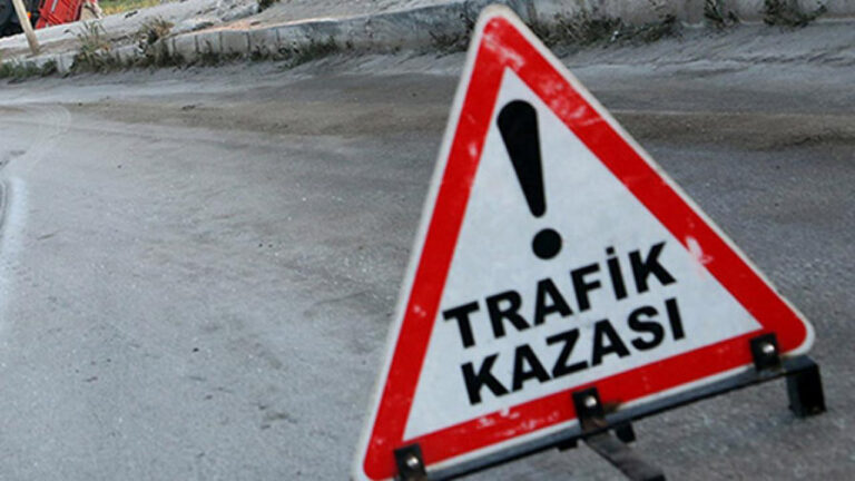 otomobil-taklalar-atti-5-kisi-yaralandi-GgimADkg.jpg