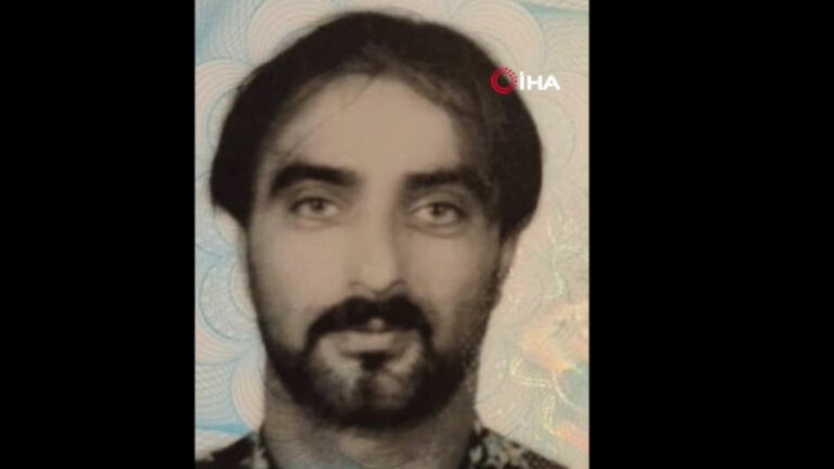 otomobille-kafa-kafaya-carpisti-15-saat-sonra-aci-haber-geldi-l3gsdnDG.jpg