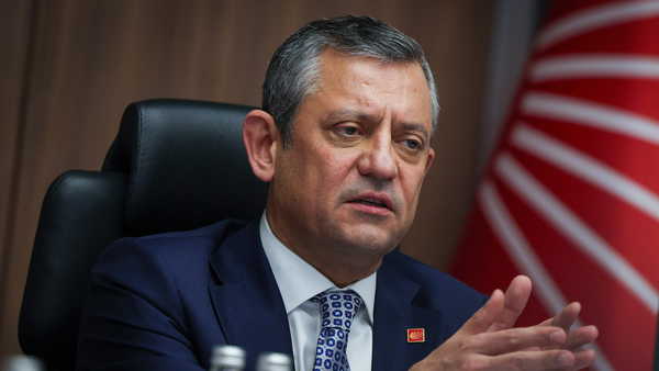 ozgur-ozel-tum-meslektaslarimin-14-mayis-eczacilik-gununu-kutluyorum-zejjG3tG.jpg