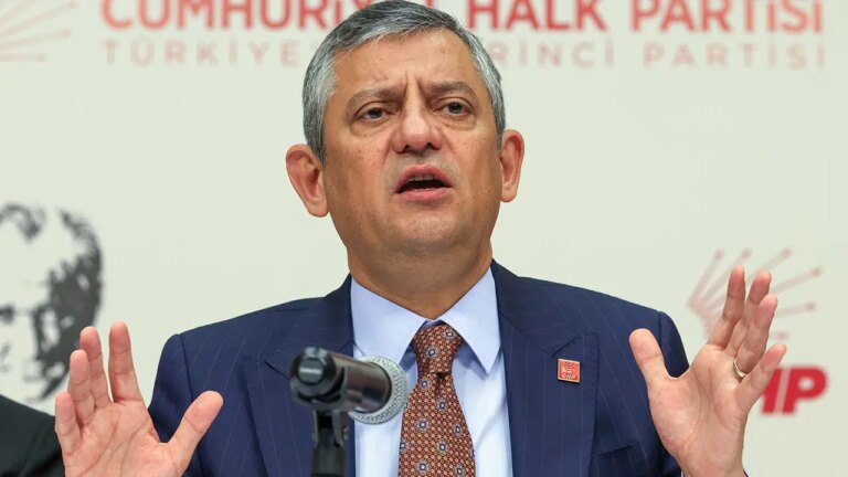 ozgur-ozelden-zehir-zemberek-ozkan-yalim-aciklamasi-whatsapp-iddialarina-karsi-yeni-hamle-telefonunun-acilmasini-1S7Jtyhh.jpg