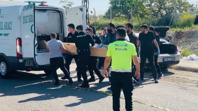 park-halindeki-aracta-supheli-olum-genc-adam-silahla-vurulmus-halde-bulundu-MQHM8TAp.jpg