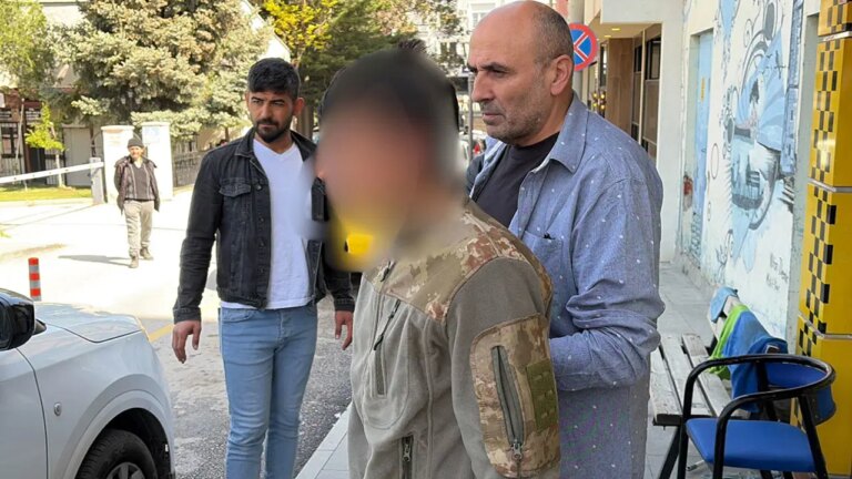 park-halindeki-taksiyi-caldi-tur-atip-mazotunu-doldurup-getirecektim-dedi-6fUfusau.jpg