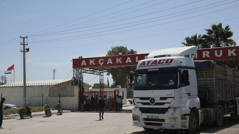 pasaportla-gecislerin-basladigi-gumruk-kapasindan-gunde-700-tir-gecmesi-bekleniyor-U4DvHBhk.jpg