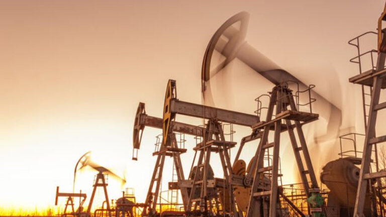 petrol-ateskes-endiseleriyle-yukselmeye-devam-ediyor-FCcJj1Rx.jpg