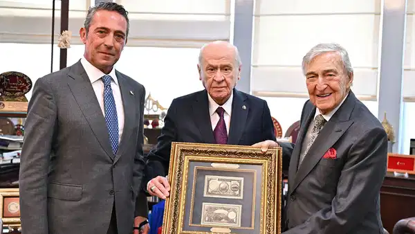rahmi-koc-ve-ali-koctan-bahceliye-ozel-davet-LOcIsSw7.jpg