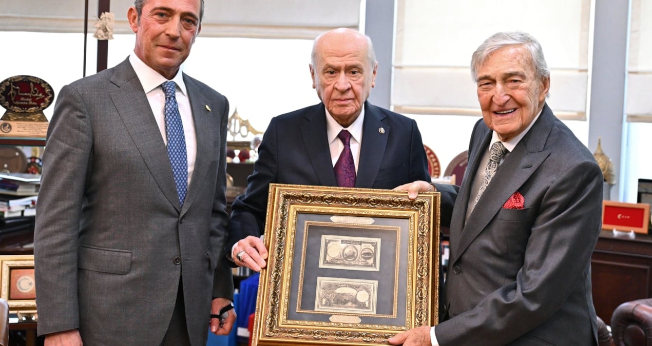 rahmi-koc-ve-ali-koctan-devlet-bahceliye-ziyaret-mukSy491.jpg