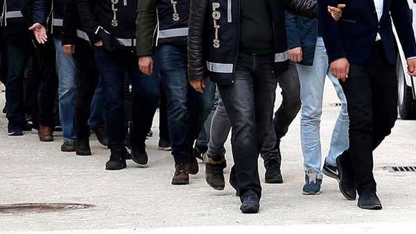 rasim-ozan-kutahyali-da-ayni-sorusturmadan-gozaltina-alinmisti-bahis-operasyonunda-doviz-burosu-ve-kuyumcuya-wNFrWqON.jpg