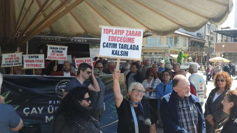 rize-findiklida-cay-ureticilerinden-35-tllik-fiyat-kararina-sert-tepki-bjSMVvJu.jpg