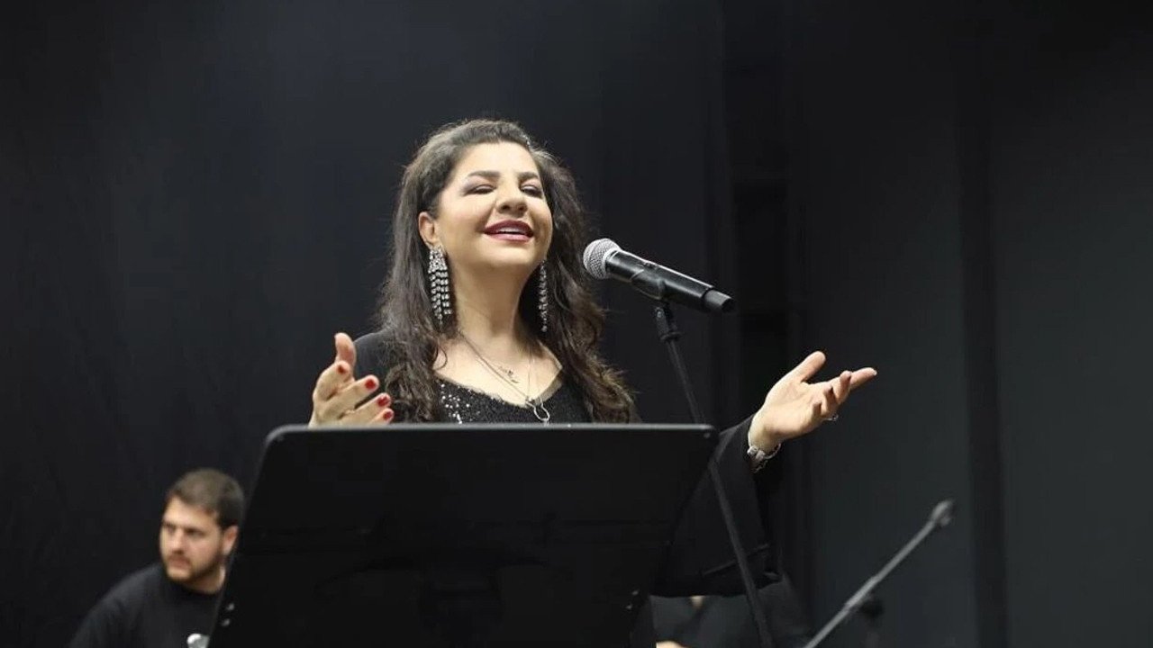 sakaryada-turk-sanat-muzigi-ruzgari-cigdem-gurdal-sahne-aldi-S2pKpvIK.jpg