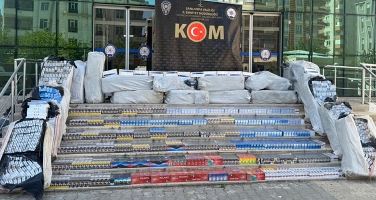 saman-balyalarinin-altindan-milyonluk-kacak-sigara-cikti-5nZKQYkd.jpg