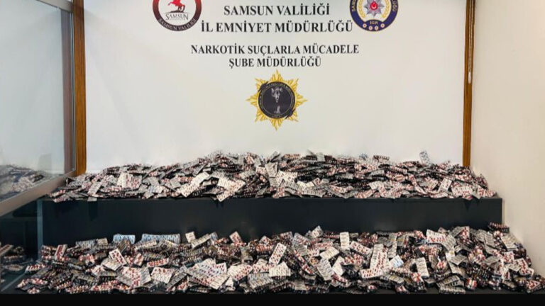 samsunda-uyusturucu-operasyonu-33-bin-850-hap-ele-gecirildi-sMlT7epA.jpg