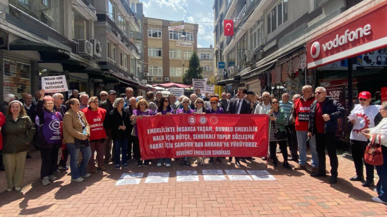 samsunlu-emeklilerden-sert-tepki-doktora-ulasmak-piyango-bayram-ikramiyesi-sus-payi-CsBfnFLF.jpg