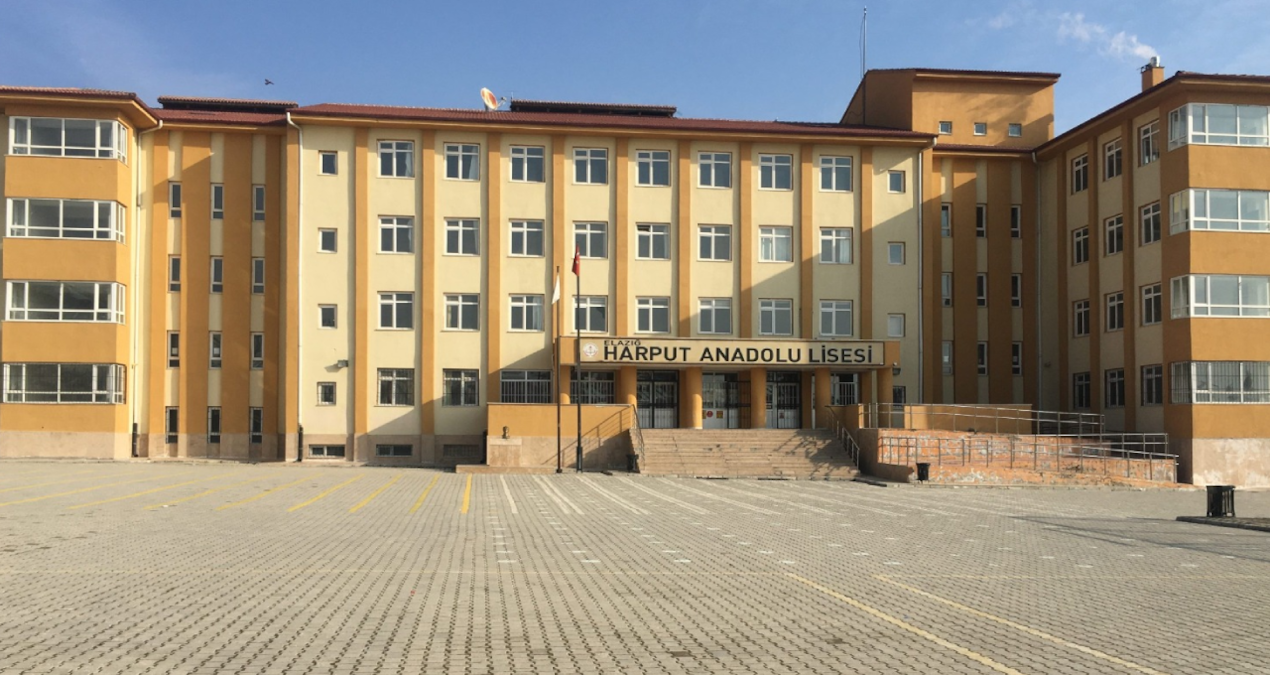 satir-bicak-mermi-lisede-facia-son-anda-onlendi-hctU55mU.jpg