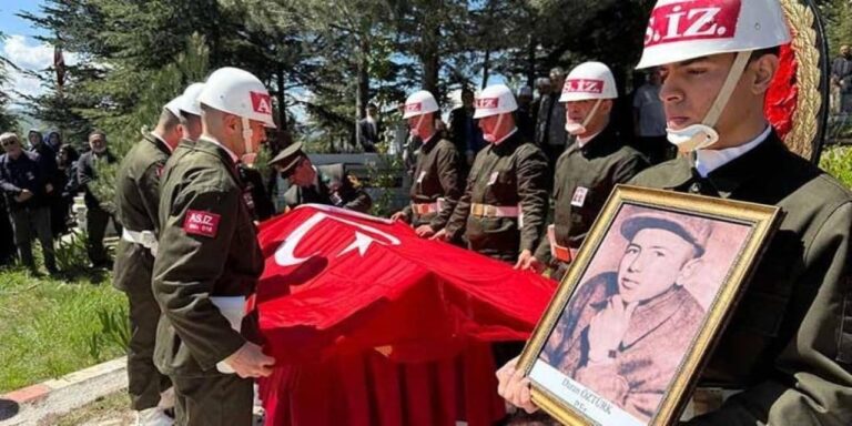 sehit-onbasi-61-yil-sonra-memleketine-defnedildi-pGXl6WtB.jpg