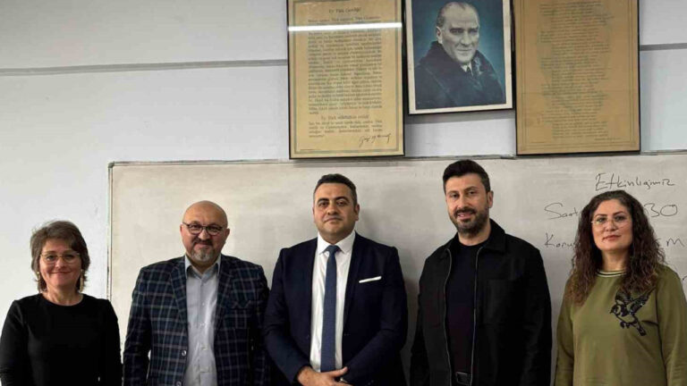 sektorun-uzman-isimleri-ogrencilerle-bulustu-HBdmih9E.jpg
