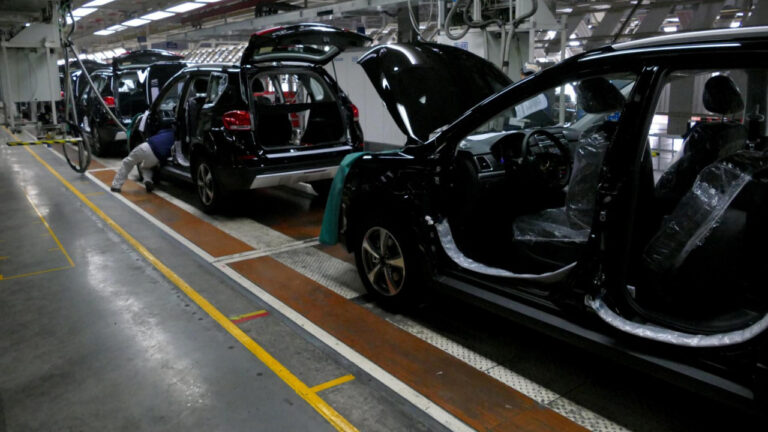 stellantis-volkswagen-ve-ford-devler-fabrikalarini-cinlilere-devrediyor-m4CzHYSh.jpg