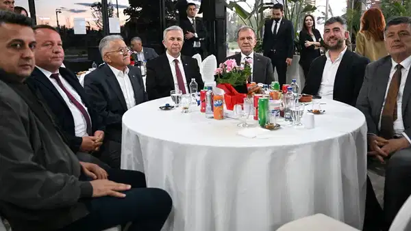 tarihi-kentler-birligi-secimi-yarin-mansur-yavas-ile-akpnin-adayi-arasinda-uzlasi-DrmPVvZB.jpg