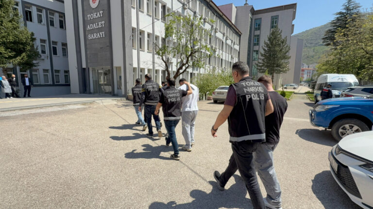 tokatta-936-haplik-operasyon-iki-satici-tutuklandi-E5Pg9IyN.jpg