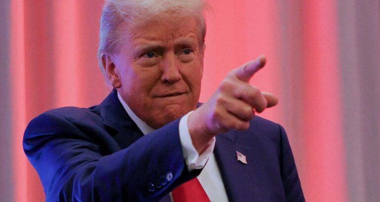 trump-cin-boeingden-200-ucak-satin-alayi-kabul-etti-M4QQRRaK.jpg