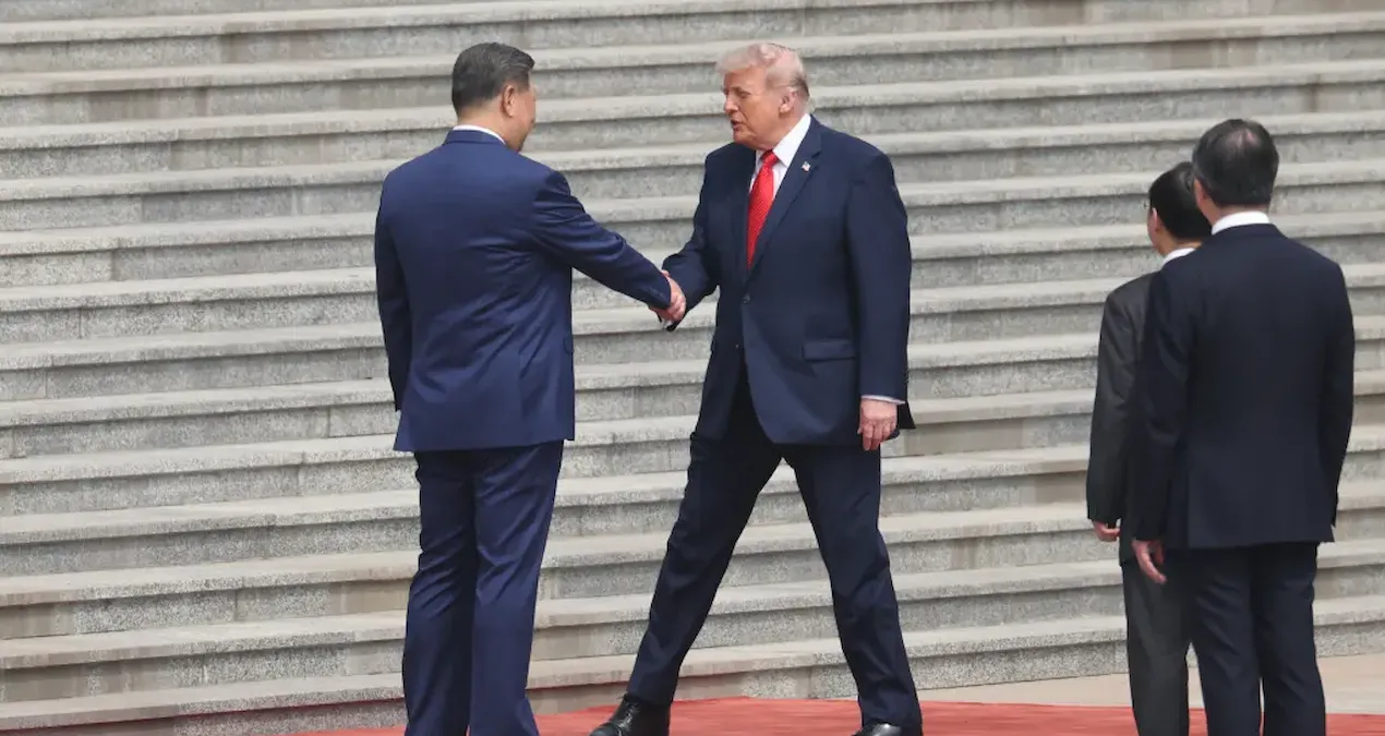 trump-neye-ugradigini-sasirdi-el-sikisma-duellosu-bekledegi-gibi-olmadi-FiUvKVfY.jpg