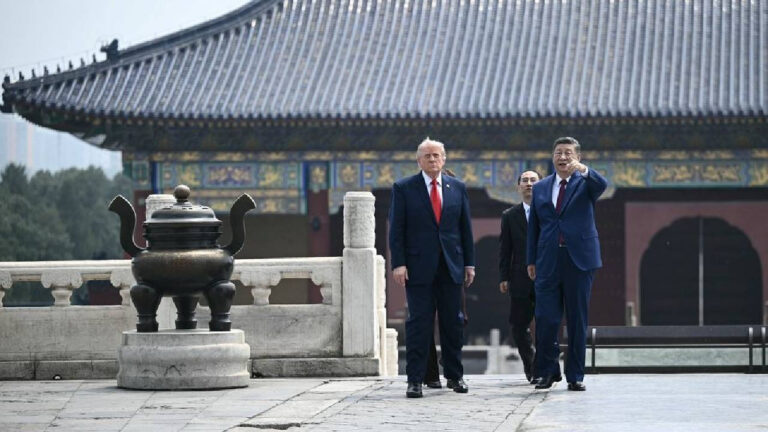 trump-ve-si-gizli-pazarlikta-mi-anlasti-dunya-bu-iddiayi-konusuyor-uJXXqyXV.jpg