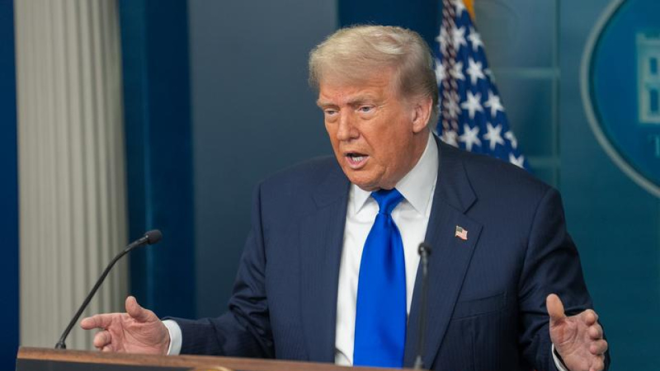 trumpin-mali-beyani-yilin-basinda-milyonlarca-dolarlik-menkul-kiymet-islemi-yapildigini-gosterdi-4Xn2ULdn.jpg