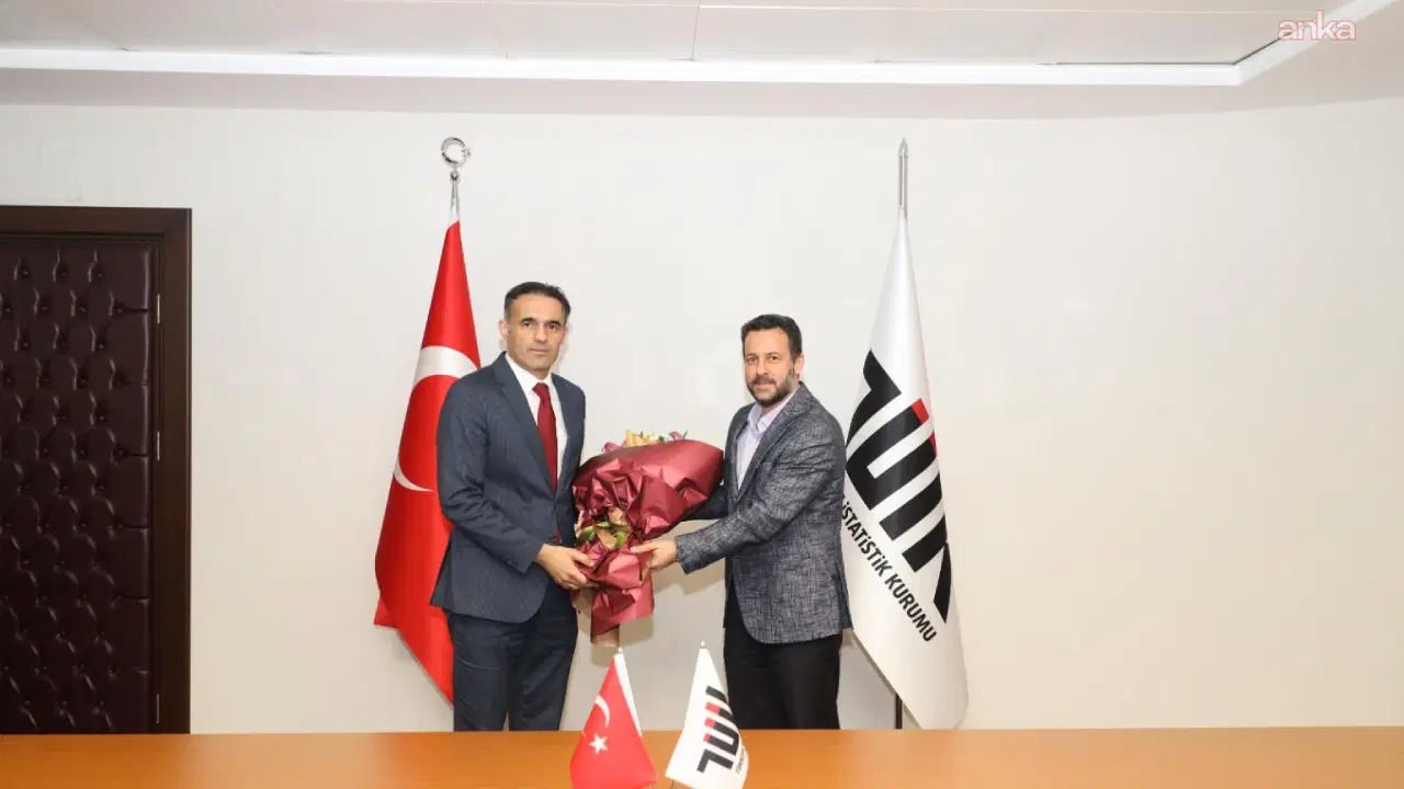 tuikte-sandalyesiz-devir-teslim-toreni-mehmet-arabaci-gorevi-devraldi-ibie8ajY.jpg