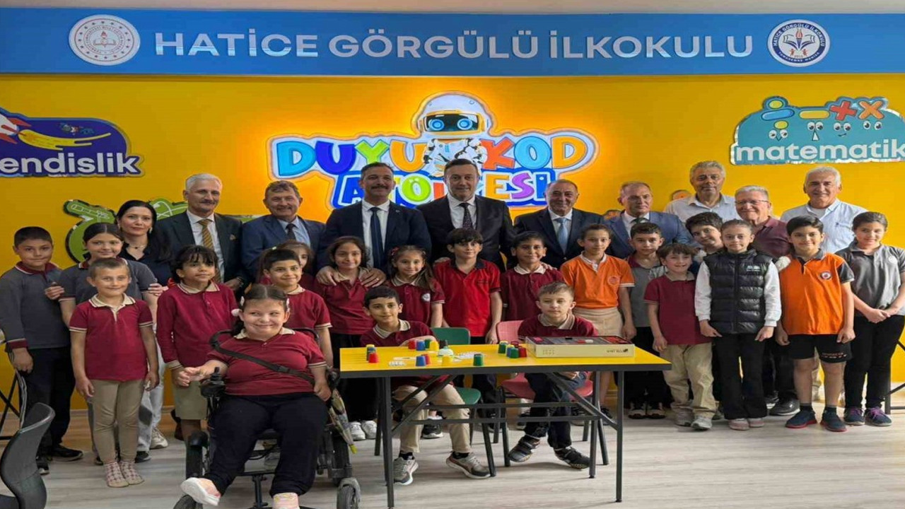 turkiyede-ilk-kez-ozel-cocuklar-icin-duyu-kod-atolyesi-acildi-DN1IpGBD.jpg