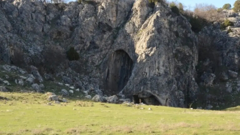 turkiyenin-konustugu-gizemli-magara-iki-kenti-birbirine-bagliyor-5KANOIfJ.jpg