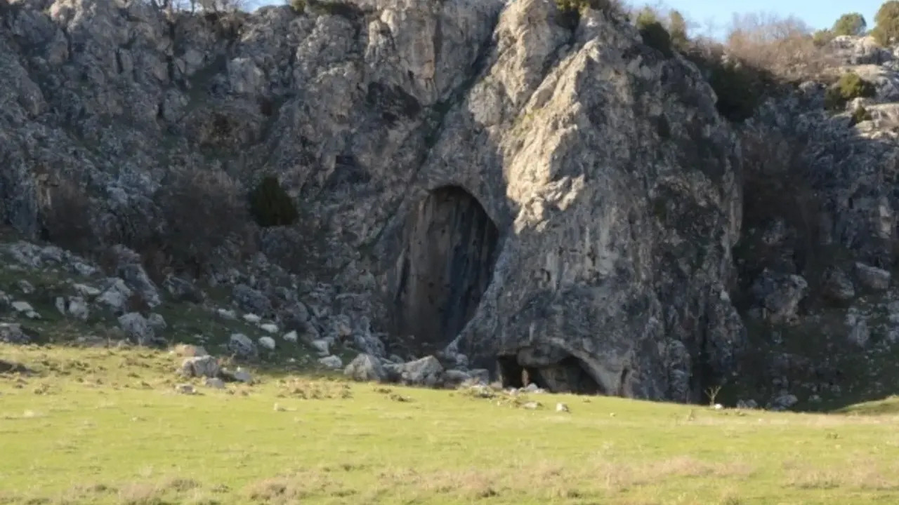 turkiyenin-konustugu-gizemli-magara-iki-kenti-birbirine-bagliyor-5KANOIfJ.jpg